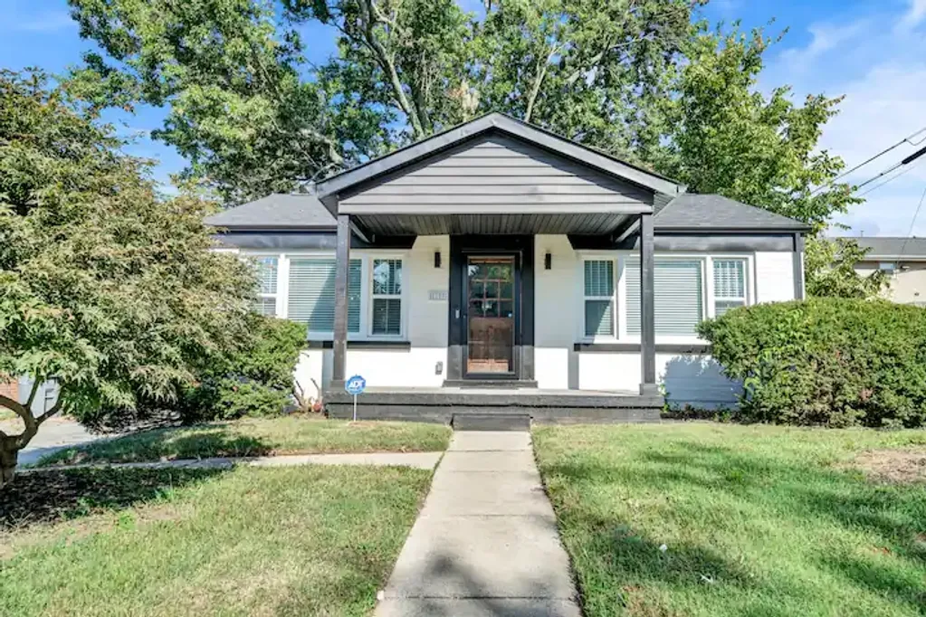 >Beauty Off Broadway